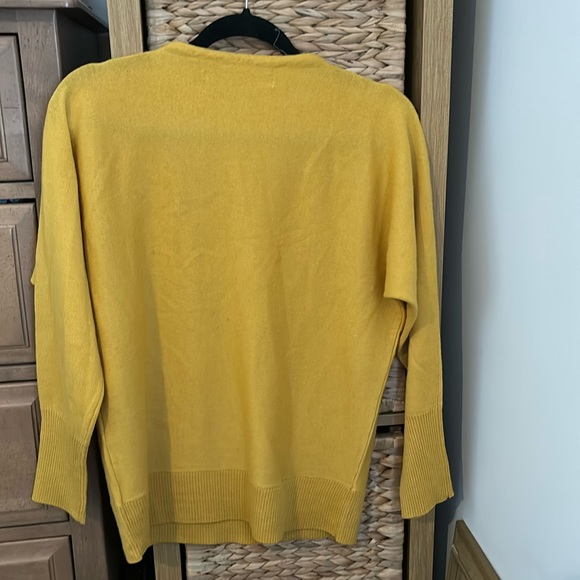 Yellow wool sweater - Picture 3 of 5